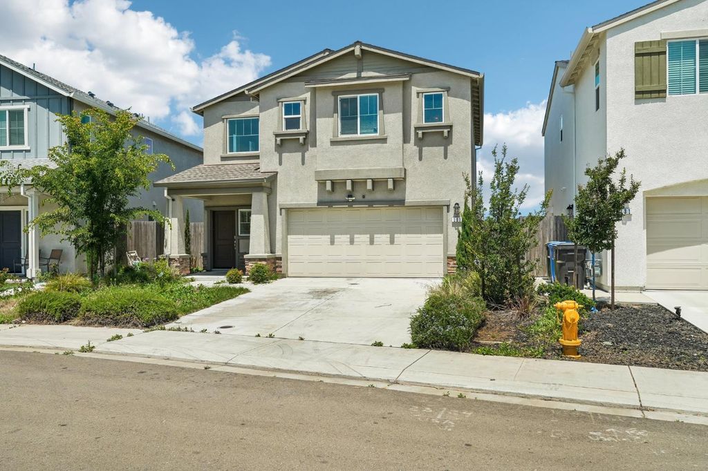123 Traverso St, Manteca, CA 95336