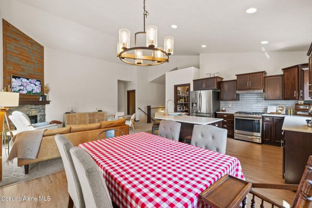 9311 N Justice WAY, Hayden, ID 83835