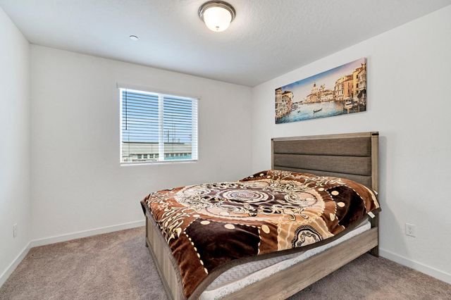 2481 N Pearwood Avenue, Fresno, CA 93727