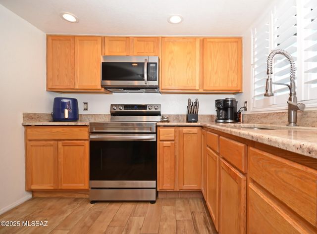 4080 W Magee Road, Tucson, AZ 85741