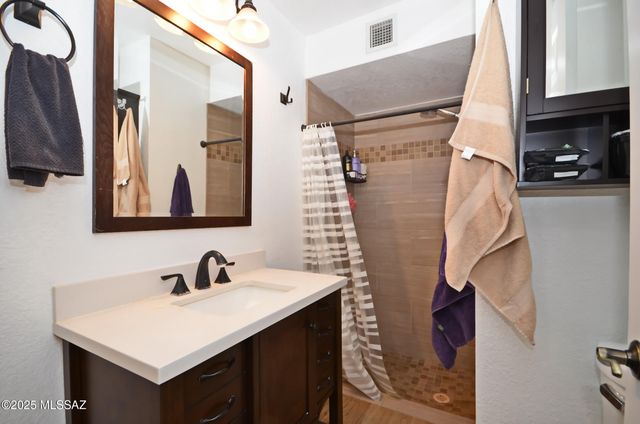 4080 W Magee Road, Tucson, AZ 85741