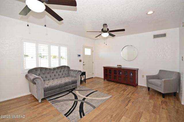 4080 W Magee Road, Tucson, AZ 85741