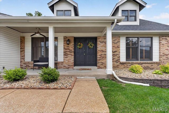 1428 Cedar Bluff Drive, Ballwin, MO 63021