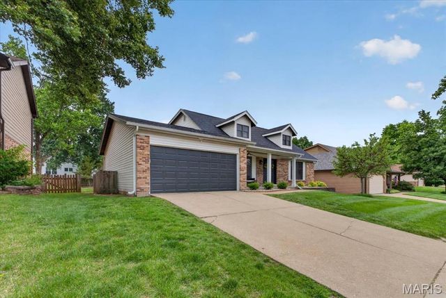 1428 Cedar Bluff Drive, Ballwin, MO 63021