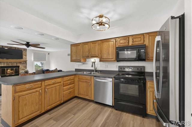 1428 Cedar Bluff Drive, Ballwin, MO 63021