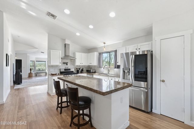 1129 N Amberbrooke Avenue, Tucson, AZ 85745