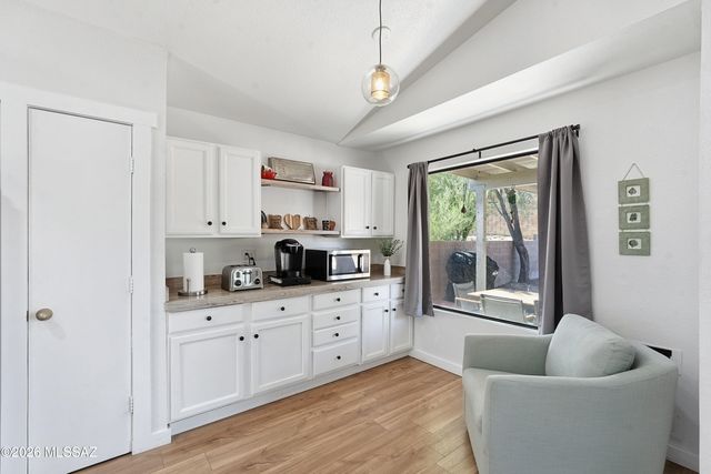 1129 N Amberbrooke Avenue, Tucson, AZ 85745