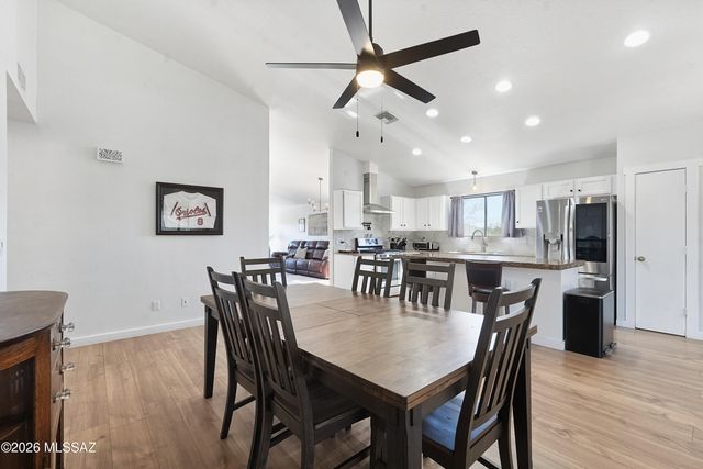 1129 N Amberbrooke Avenue, Tucson, AZ 85745
