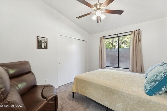 1129 N Amberbrooke Avenue, Tucson, AZ 85745