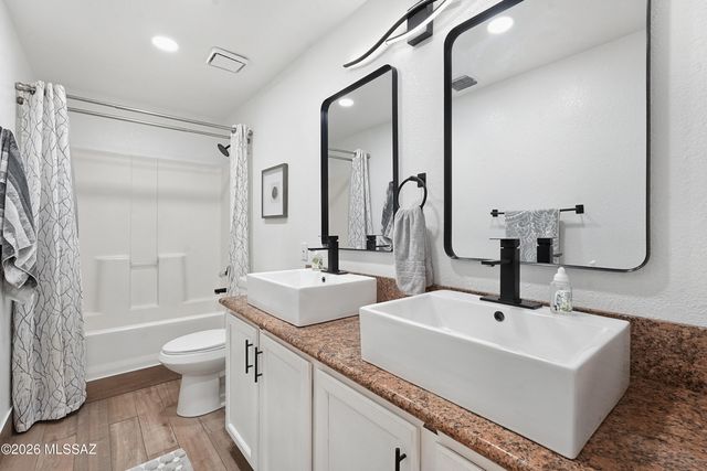 1129 N Amberbrooke Avenue, Tucson, AZ 85745