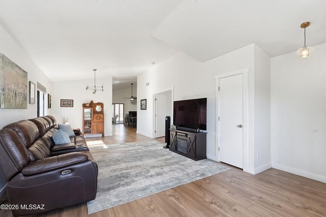 1129 N Amberbrooke Avenue, Tucson, AZ 85745