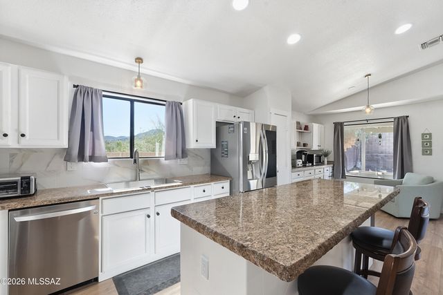 1129 N Amberbrooke Avenue, Tucson, AZ 85745