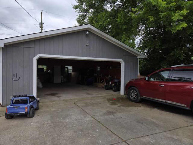 209 Hawkins Ave, Gallatin, TN 37066