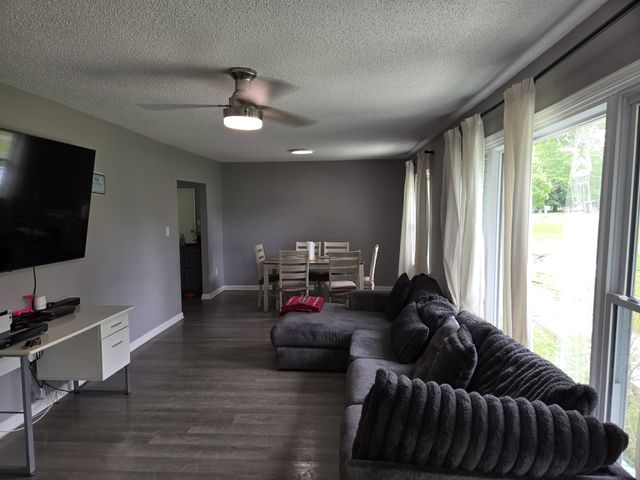 209 Hawkins Ave, Gallatin, TN 37066