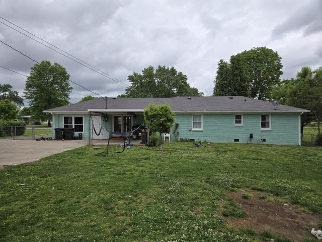 209 Hawkins Ave, Gallatin, TN 37066