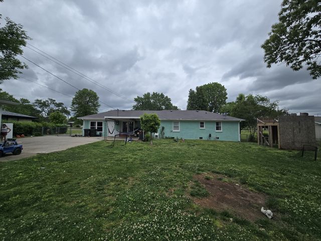 209 Hawkins Ave, Gallatin, TN 37066