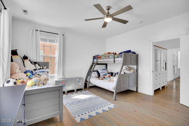 215 Silver Sloop Way, Carolina Beach, NC 28428