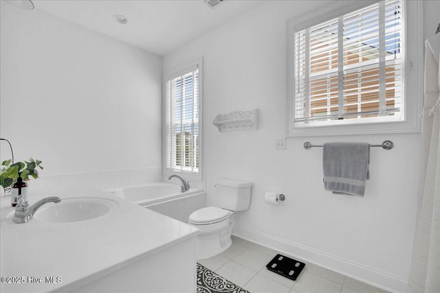 215 Silver Sloop Way, Carolina Beach, NC 28428