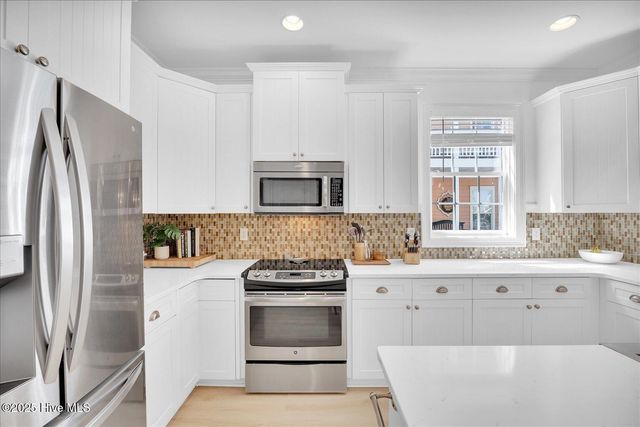 215 Silver Sloop Way, Carolina Beach, NC 28428