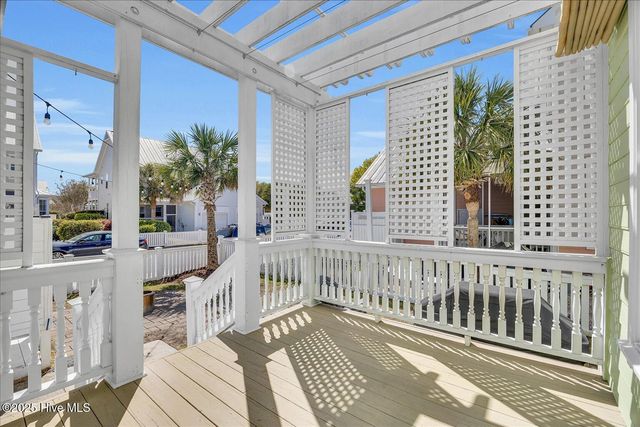 215 Silver Sloop Way, Carolina Beach, NC 28428