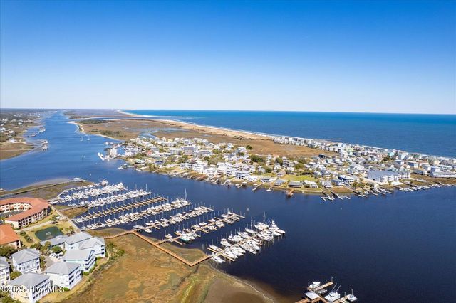 215 Silver Sloop Way, Carolina Beach, NC 28428