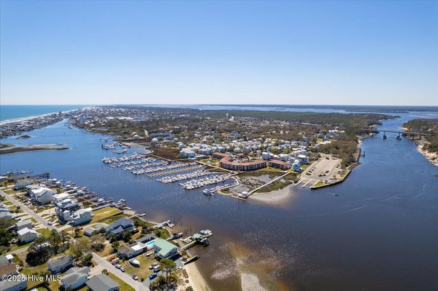 215 Silver Sloop Way, Carolina Beach, NC 28428