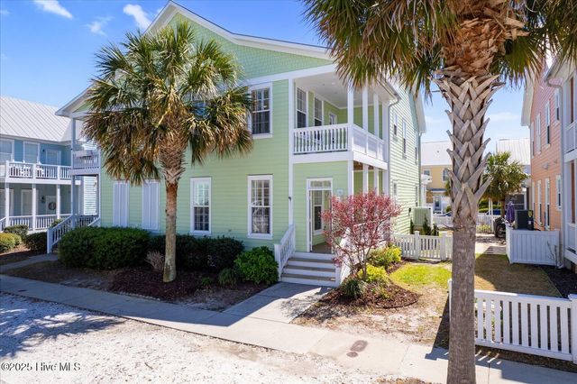 215 Silver Sloop Way, Carolina Beach, NC 28428