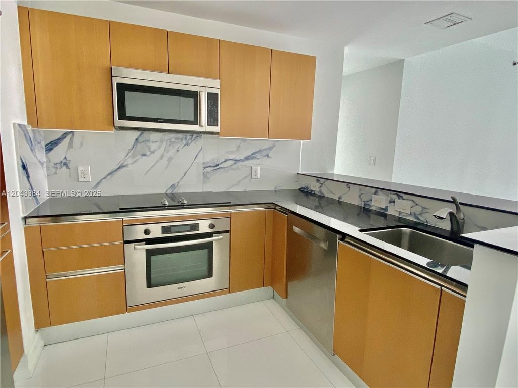 1060 Brickell Ave 2911, Miami, FL 33131