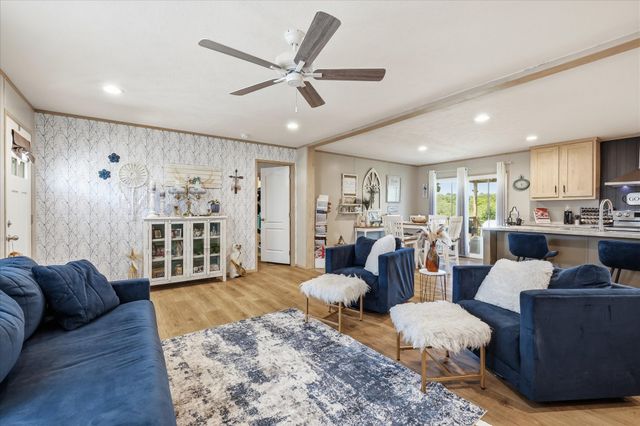 193 Firefly Drive, Springtown, TX 76082