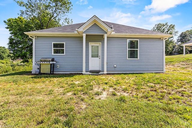 442 Weatherly Street, Ramseur, NC 27316