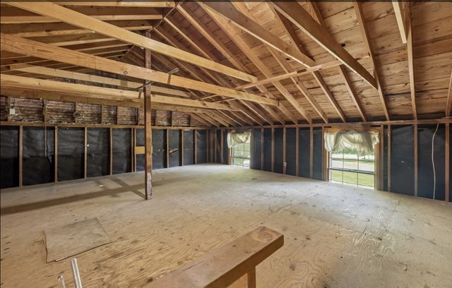 920 Clearview Rd, Cottontown, TN 37048