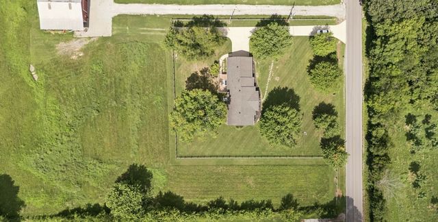 920 Clearview Rd, Cottontown, TN 37048