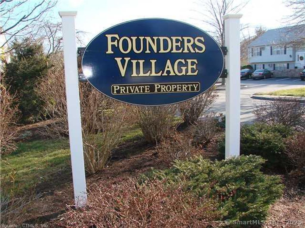 31 Founders Village 31, Clinton, CT 06413