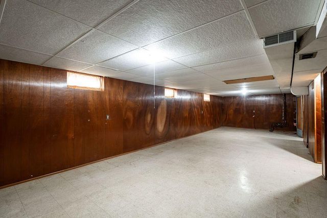 10915 W Harvard LANE, Wauwatosa, WI 53226