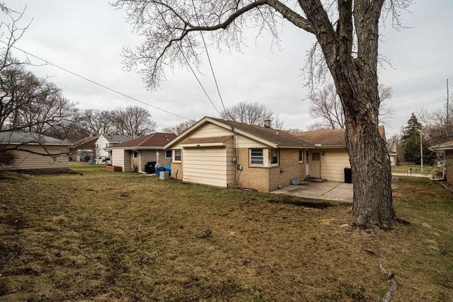 10915 W Harvard LANE, Wauwatosa, WI 53226