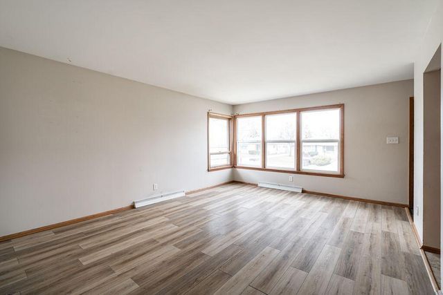 10915 W Harvard LANE, Wauwatosa, WI 53226