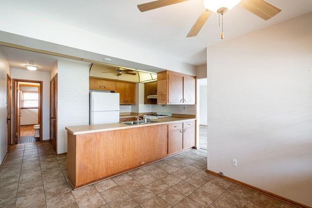 10915 W Harvard LANE, Wauwatosa, WI 53226