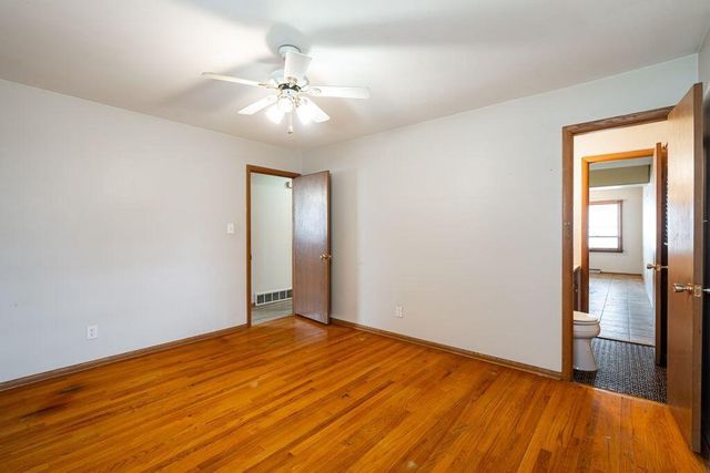 10915 W Harvard LANE, Wauwatosa, WI 53226