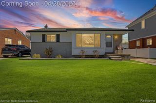 1232 N Stephen Avenue, Clawson, MI 48017