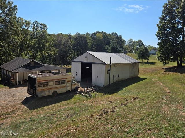 11674 Emerson Avenue, Parkersburg, WV 26104