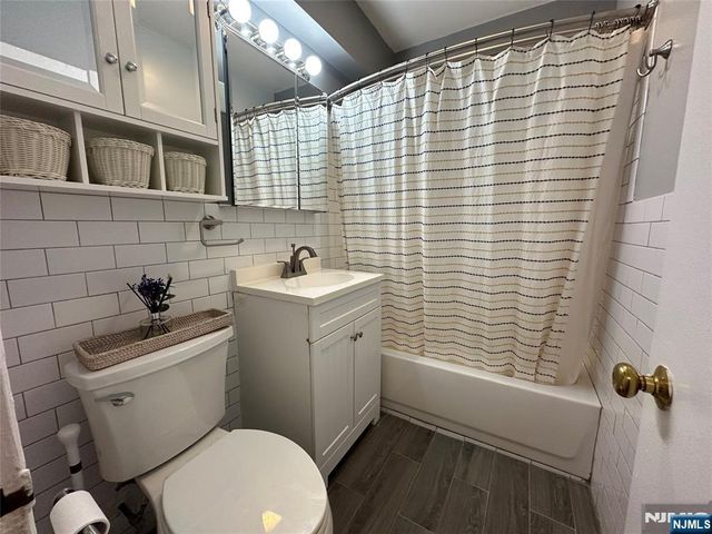 8600 Boulevard East 4G, North Bergen, NJ 07047