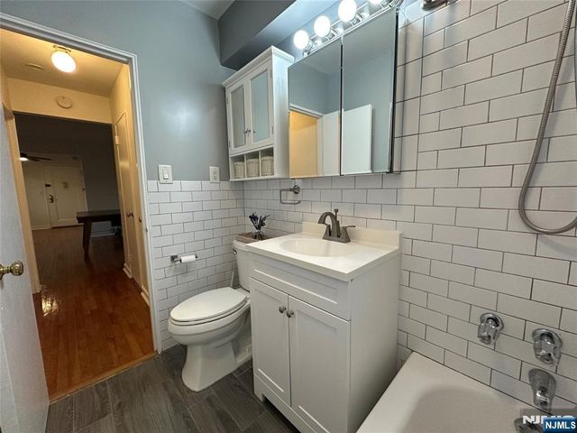 8600 Boulevard East 4G, North Bergen, NJ 07047