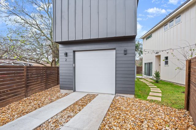 1105 S Meadows DR, Austin, TX 78758