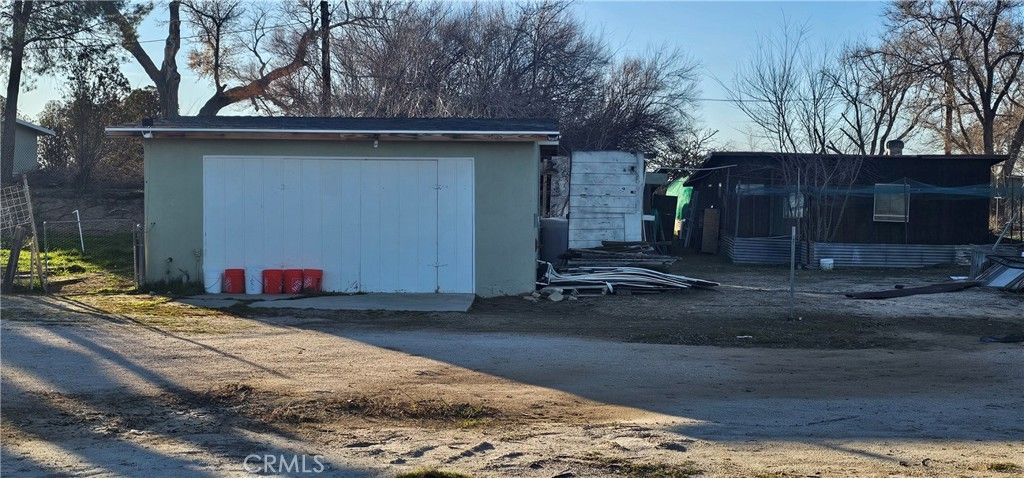 Image 4 of property listing at 49019 120th Street E, Lancaster, CA 93535