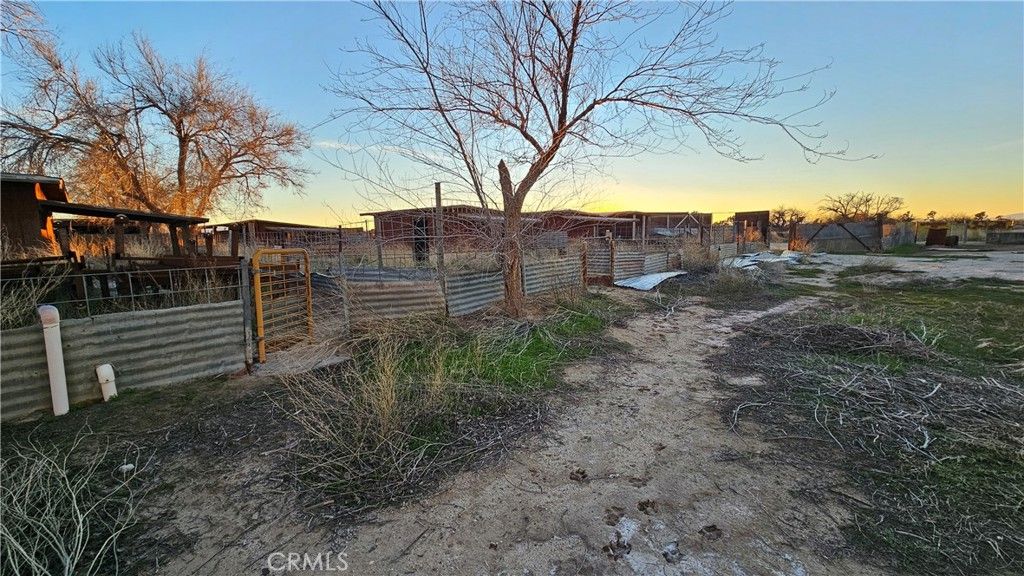 Image 58 of property listing at 49019 120th Street E, Lancaster, CA 93535