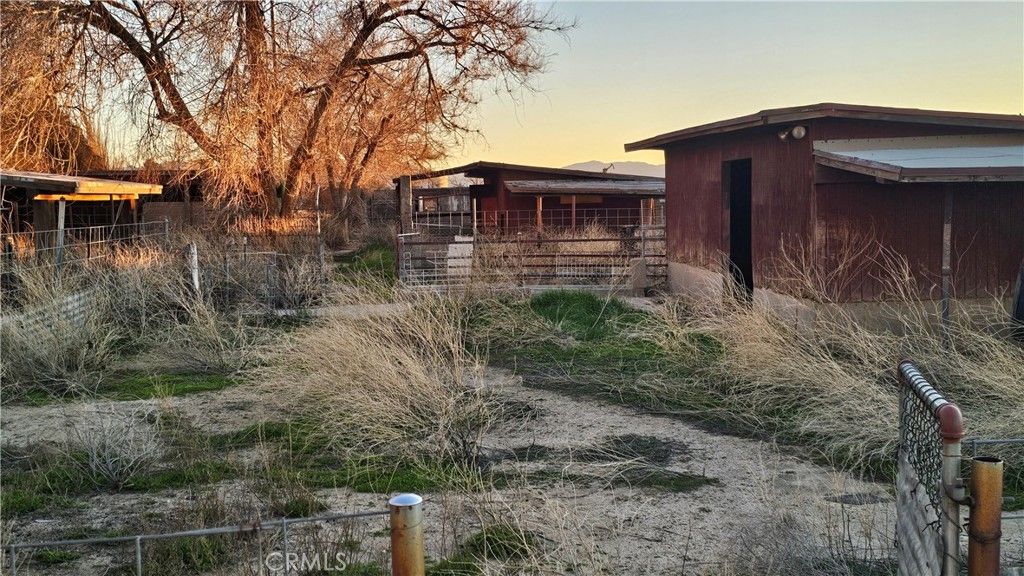 Image 60 of property listing at 49019 120th Street E, Lancaster, CA 93535