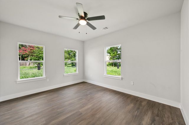 1206 E 11th, Corsicana, TX 75110