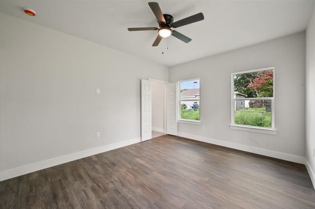 1206 E 11th, Corsicana, TX 75110