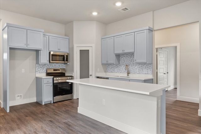 1206 E 11th, Corsicana, TX 75110