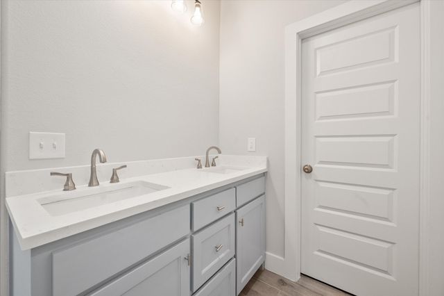 1206 E 11th, Corsicana, TX 75110